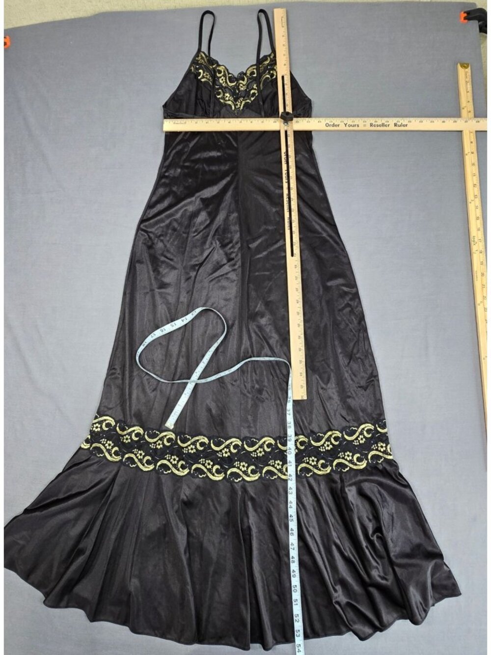 Vintage Black Gold Lace Medium Nightgown ILGWU Lady Cameo Made In USA - Picture 4 of 4